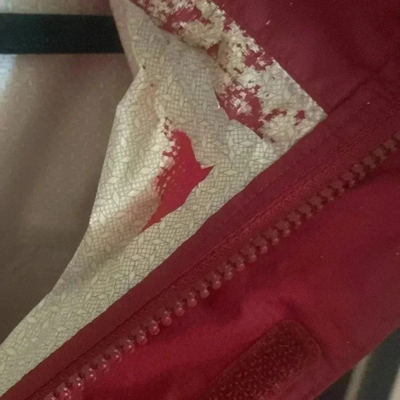 Marmont red rain jacket - medium - note some wear inside - lots of pockets - Picture 4 of 12